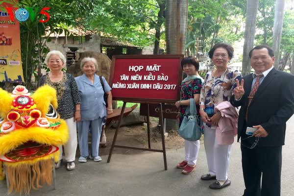 ទីក្រុងហូជីមិញរៀបចំពិធីជួបសំណេះសំណាលជាមួយអណិកជនវៀតណាមនាដើមនិទាឃៈរដូវឆ្នាំរកានព្វស័ក